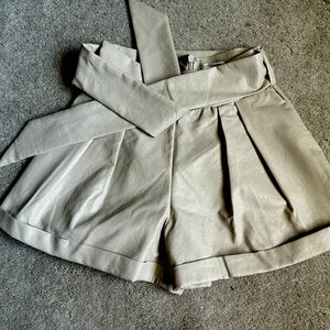 NWT Fashion Nova Faux leather shorts. Size medium.